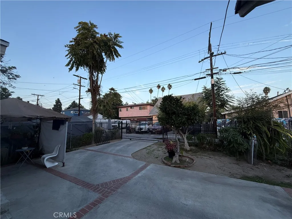 4020 Trinity, Los Angeles, California 90011 home-pic-9